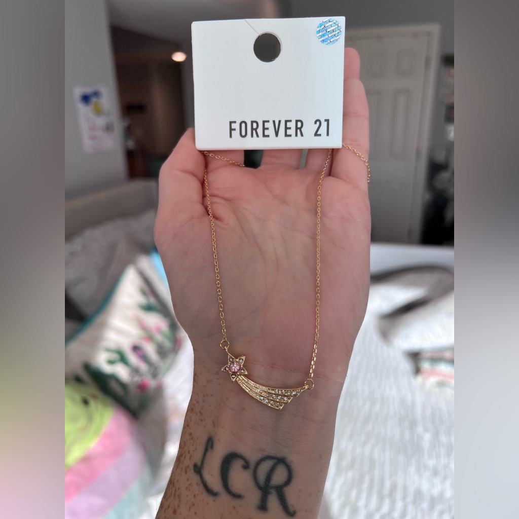 5/$10 Forever 21 Gold Shooting Star Necklace Bnwt